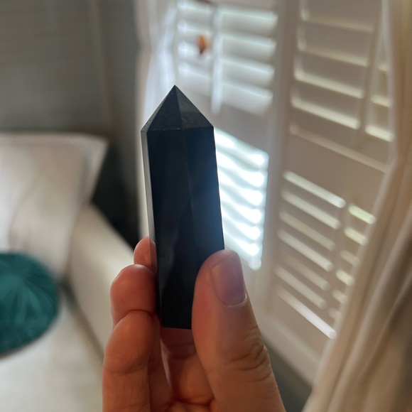 Black Agate (black onyx) Crystal Mini Tower - Picture 2 of 2